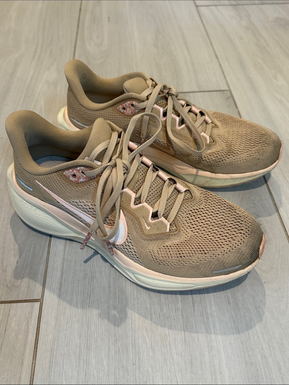 Women's Nike Pegasus 41 Women's Road Running Shoes, size 7.5